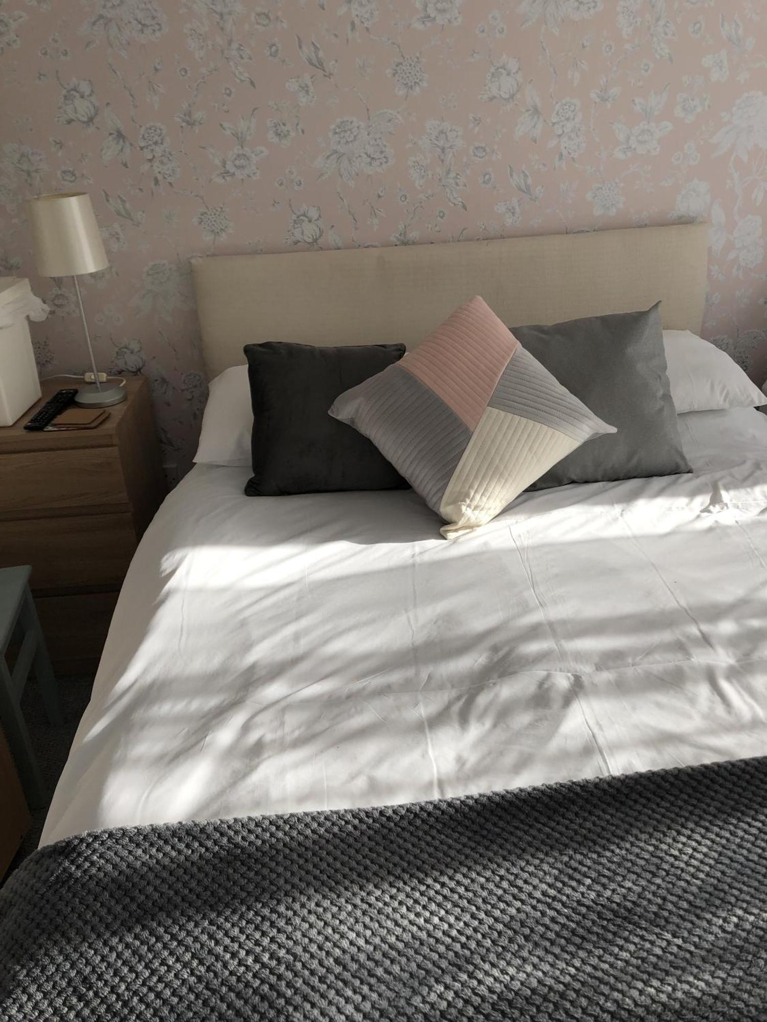 Basingstoke En Suite Room In Garden Annex Bagian luar foto